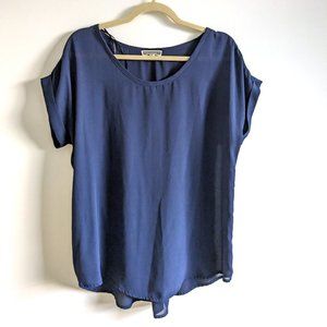 Pleione Navy Pleated Back Short Sleeve Blouse Top Shirt size Medium Made in USA